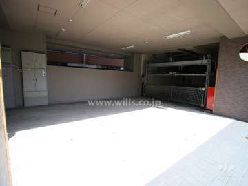 敷地内駐車場（屋内機械式）