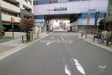 敷地南側の前面道路