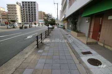 敷地北側の前面道路