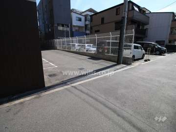 駐車場出入り口