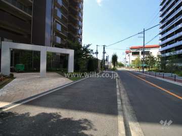 敷地北側の前面道路