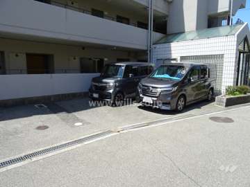 敷地内駐車場(屋外平面式)