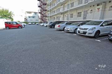 敷地内駐車場（屋外平面式）