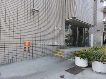 1階エントランスアプローチ