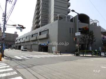 敷地の東側前面道路