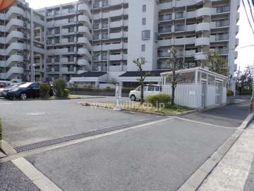 駐車場の出入口