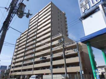 エイジングコート千里丘の外観（東側から）
