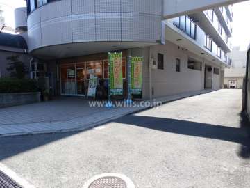 敷地内駐車場入口