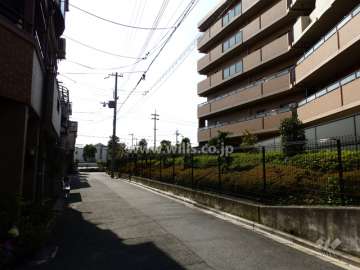 敷地東側前面道路