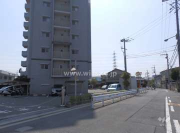 敷地西側前面道路