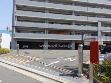 敷地内駐車場入口※ロボットゲート付きです。