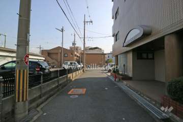 敷地の南側前面道路