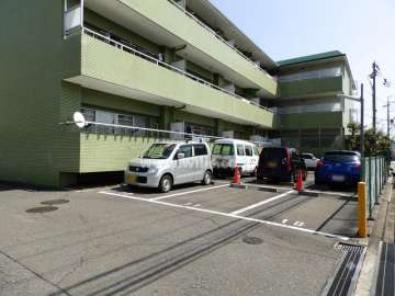 敷地内駐車場※平面式です。