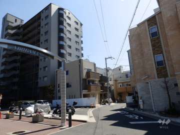 敷地西側前面道路(北側から)