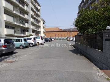 敷地内駐車場出入り口