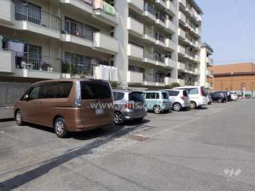 敷地内駐車場（屋外平面式）