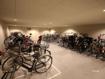 駐輪場も屋内にあります。