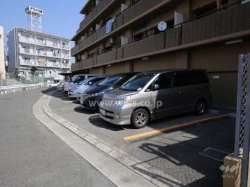 敷地内駐車場（屋外平面式）