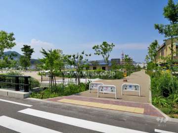 敷地北側のキセラ川西せせらぎ公園