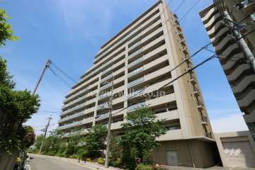 シンフォニア新千里南町ガーデンズA棟の外観(南西側から)