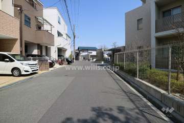 敷地北側前面道路（西側から）