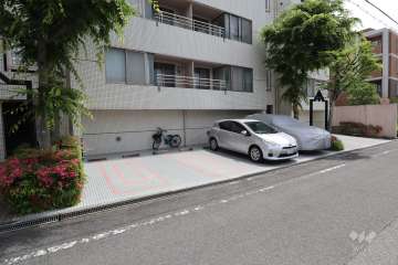 敷地内駐車場（屋外平面式）