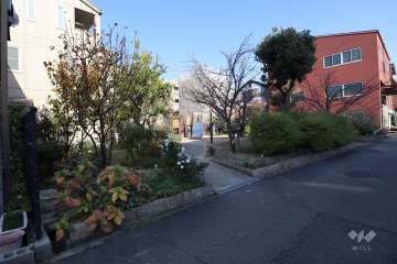 敷地の北側にある「津知南公園」
