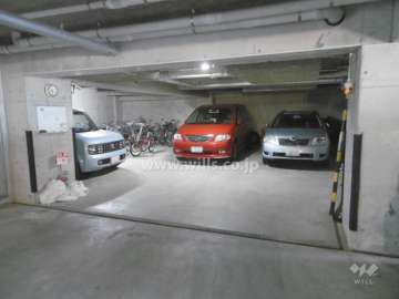 敷地内駐車場（屋内平面式）