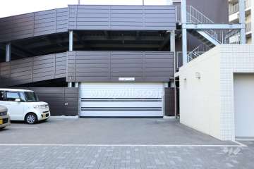 駐車場出入り口(ゲート付き)