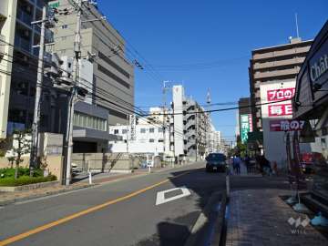敷地東側の前面道路