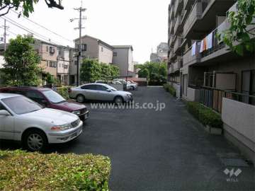 敷地内の駐車場