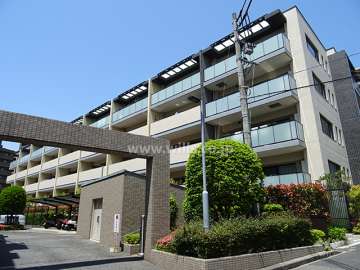 パークホームズ北千里の外観（南東側から）