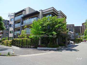 パークホームズ北千里の外観（北東側から）