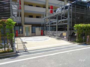 駐車場出入り口