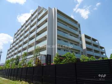 ローレルコートアトレ千里青山台フォレスト館の外観（南東側から）