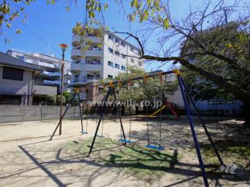 敷地の北側には公園があります。