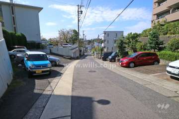 敷地北側の前面道路
