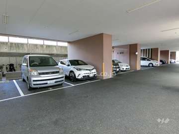 敷地内駐車場（屋内平面式）