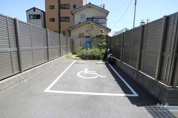 敷地内駐車場（屋外平面式）（店舗用）