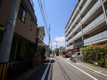 敷地南側の前面道路