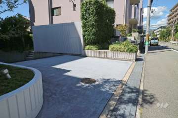 駐車場の出入口