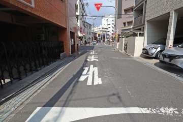 敷地東側の前面道路