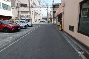 敷地北側の前面道路