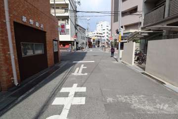 敷地東側の前面道路
