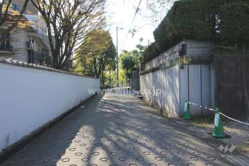 敷地北側の前面道路
