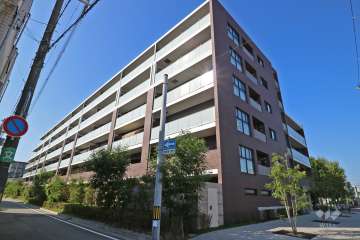 クレヴィア甲子園マンションの外観（南側から）