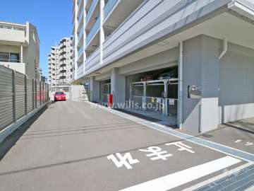 駐車場出入り口