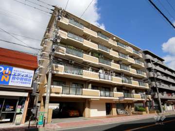 チサンマンション豊中曽根の外観（南西側から）