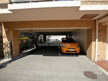駐車場の出入り口