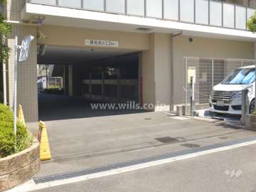 駐車場出入り口